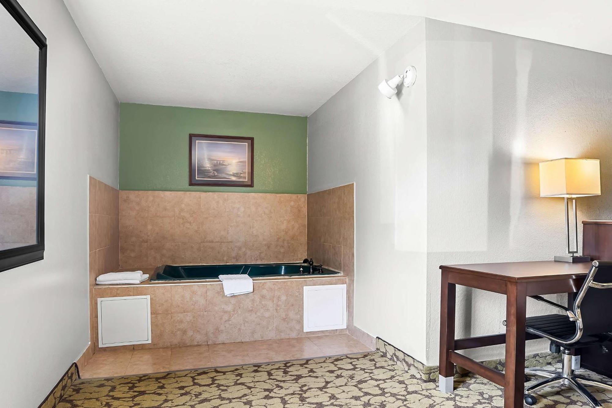 Surestay Plus Hotel By Best Western Bettendorf Exteriér fotografie